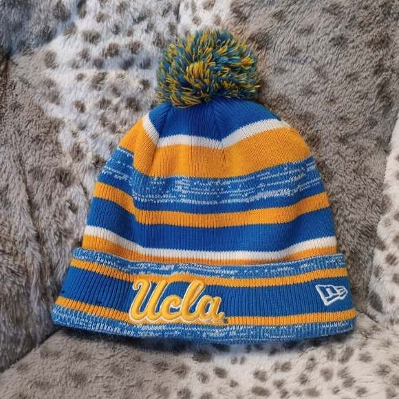 New Era UCLA Beanie - Picture 1 of 3
